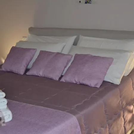 Bed & Breakfast Karina's 4*